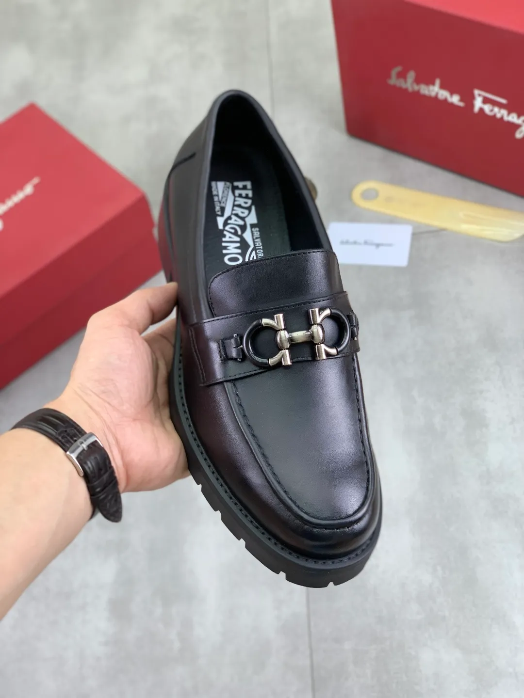 Men's Men's Shoes 💰P480💰[New Style] Water-dyed Niuli 🆘[Salvatore Ferragamo] Ferragamo's latest casual business leather shoes for men! Listed simultaneously! The fabric is made of specially imported original calfskin, and the interior is made of imported water-dyed cowhide. It is absolutely luxurious and leads the fashion trend. Matching code: 38-44 (45 and 46 can be customized) Multiple colors available